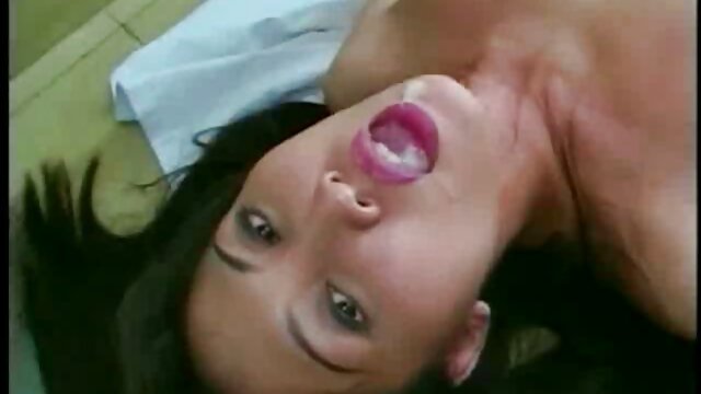 MILF freeporn solo tiene sexo con hijastro y su novia