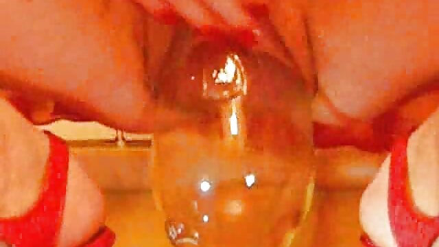 Milfs bien redondeadas Riona y Ria se toman un descanso de la masturbación free porno blonde